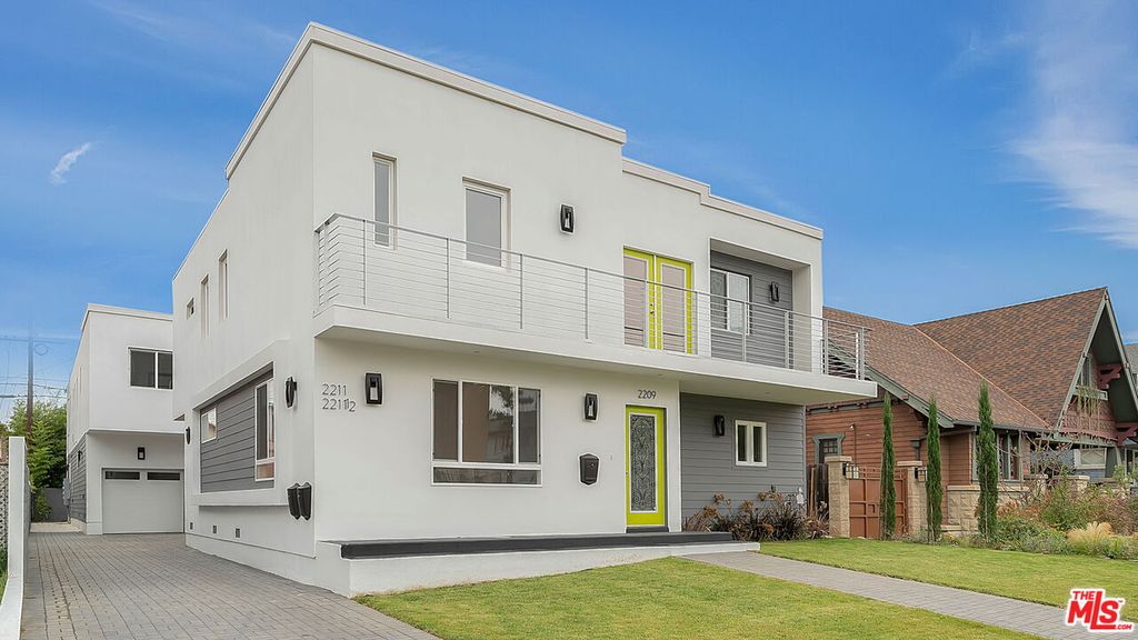Apartment in Los Angeles, Arlington Heights