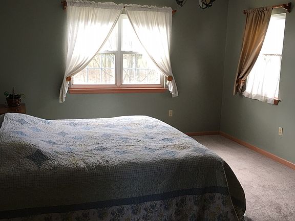 3rd image of 260 Constitution Dr