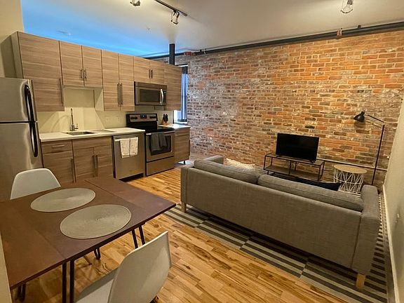 3rd image of 257 E Bank St APT 9