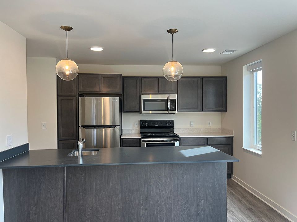 1st image of 814 Main St #1-301