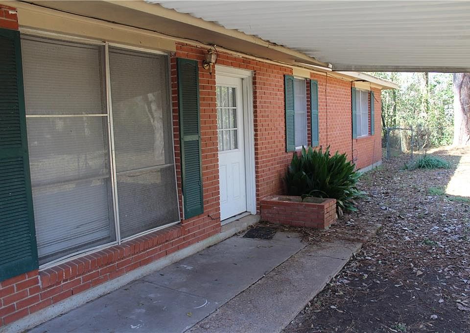 1st image of 3325 England Dr