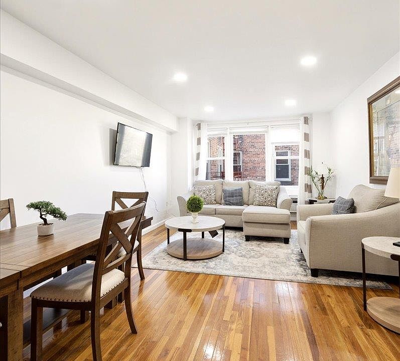 1st image of 333 Bronx River Road #602