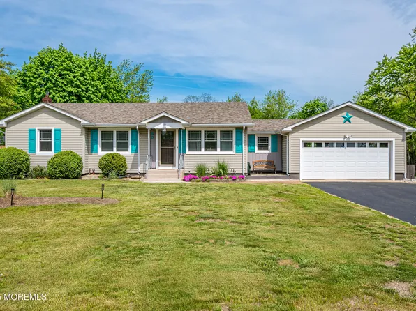 80 Sweetmans Lane, Manalapan, NJ 07726