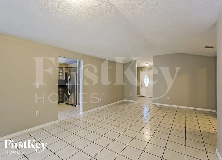 18023 SW 139th Pl — Photo 4