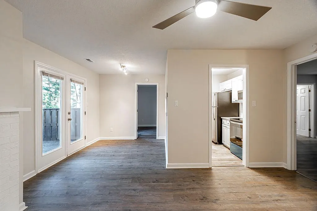 3219 Mill Run — Photo 4