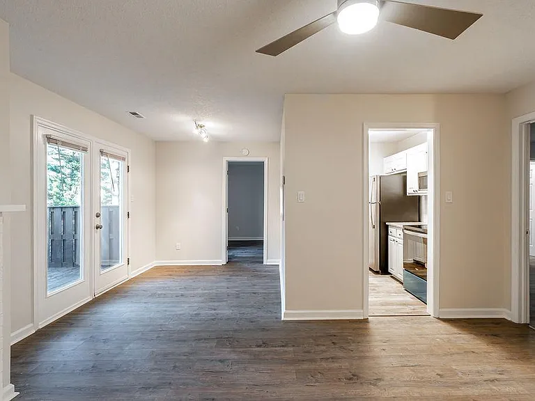 3219 Mill Run — Photo 3