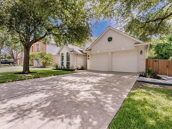 3rd image of 13613 Campesina Dr