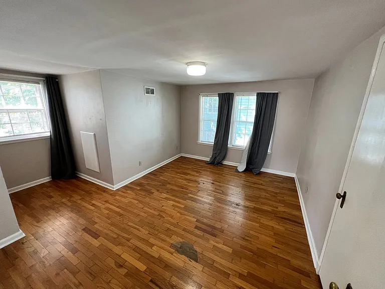 1710 Laramie St — Photo 5