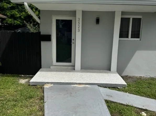 3521 SW 3rd St House 3523, Miami, FL 33135