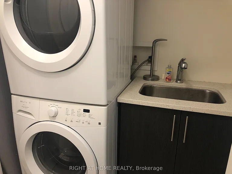 28 Ted Rogers Way #3304 — Photo 11