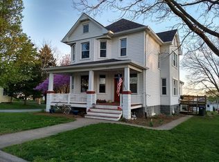 403 E Olive St, Red Bud, IL 62278