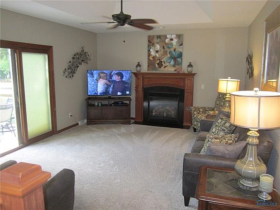 3rd image of 6833 Greentree Ln