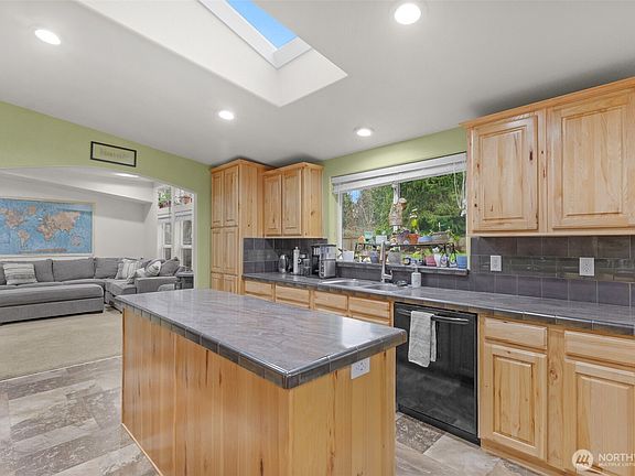 4th image of 18024 40th Avenue NW