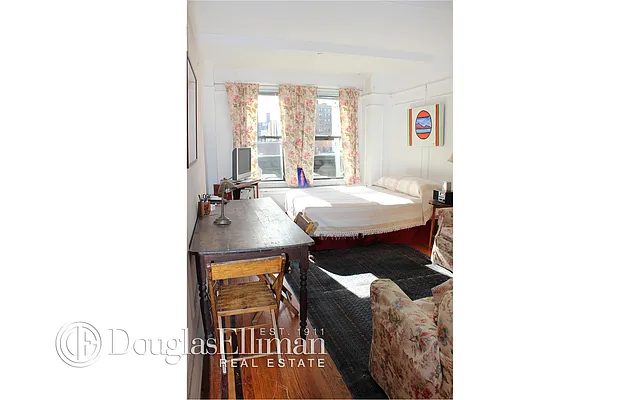 Sold by Douglas Elliman | media 23