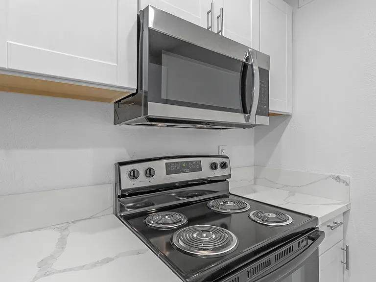 Arlington Apartments — Photo 8
