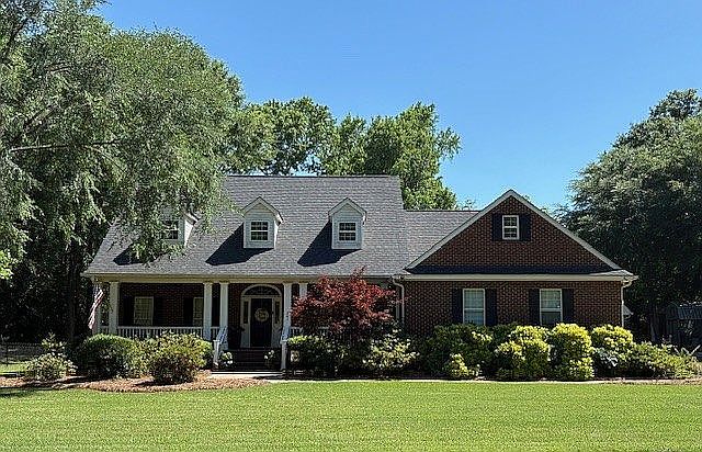 1st image of 201 Chinaberry Ln