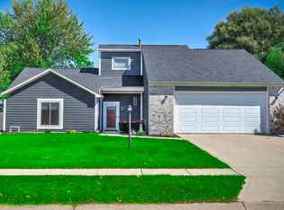 16014 Buhr Dr, Huntertown, IN 46748