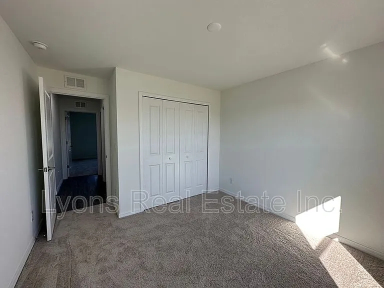 2604 NW 8th Pl — Photo 8