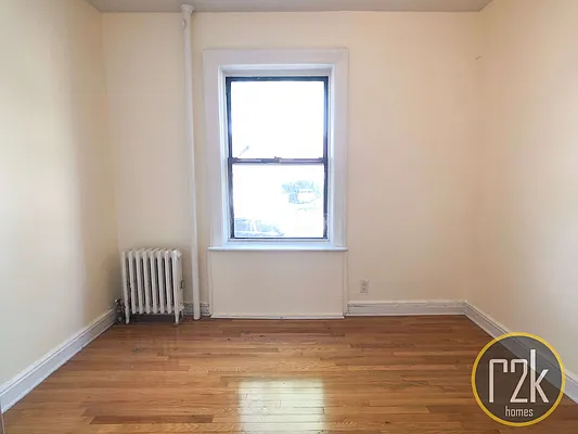 Rented by Realty 2000 Corp | media 21
