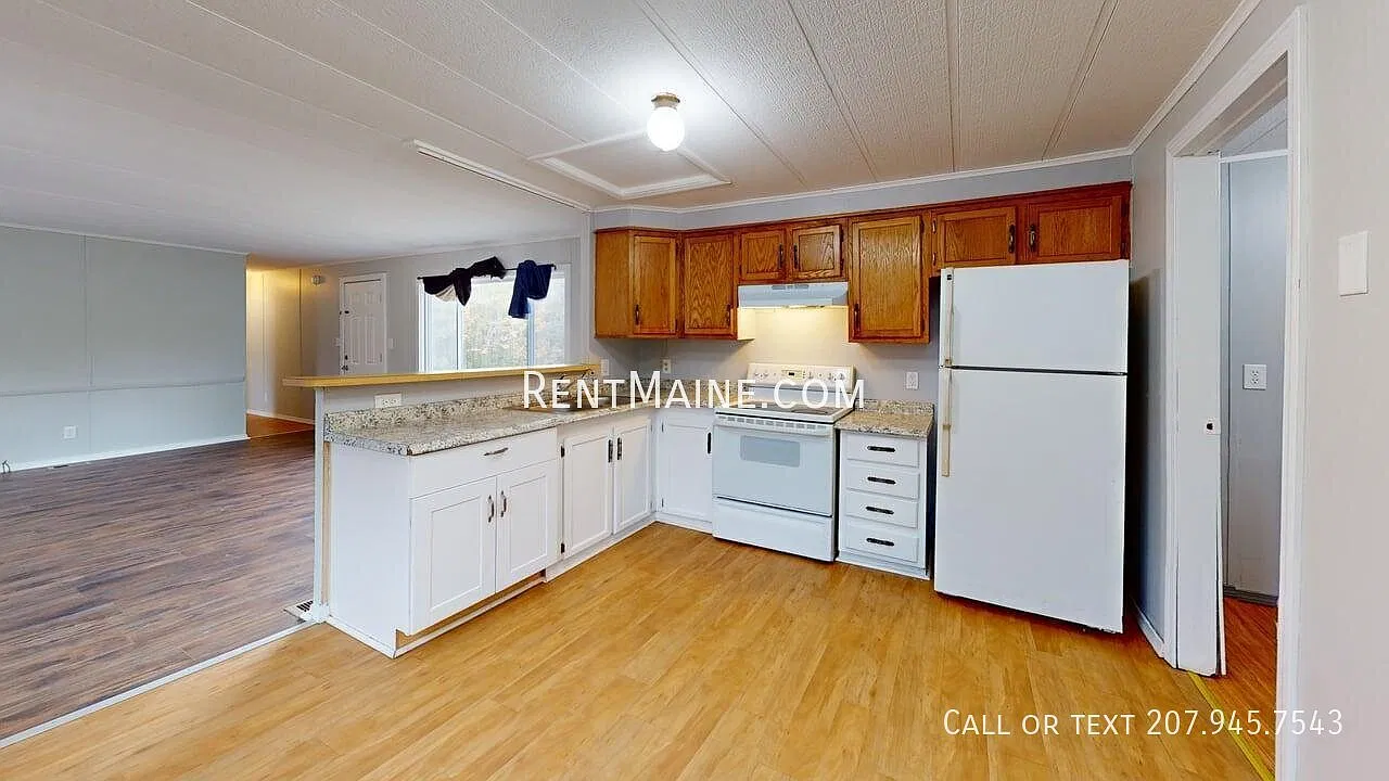 3 bed, 1003 sqft, $1,300 — Photo 1