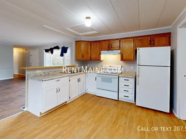 76 Park Dr, Canaan, ME 04924