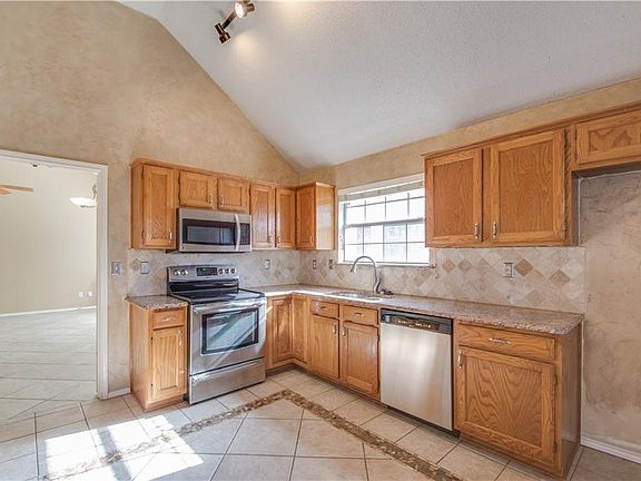 5th image of 2613 Westin Ln