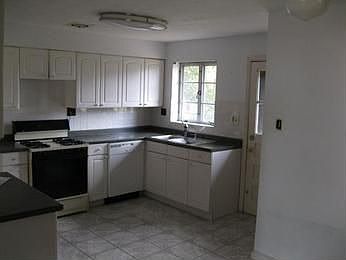 4th image of 428 Greenmeadows Dr