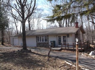 5035 Melrose Dr, Tobyhanna, PA 18466