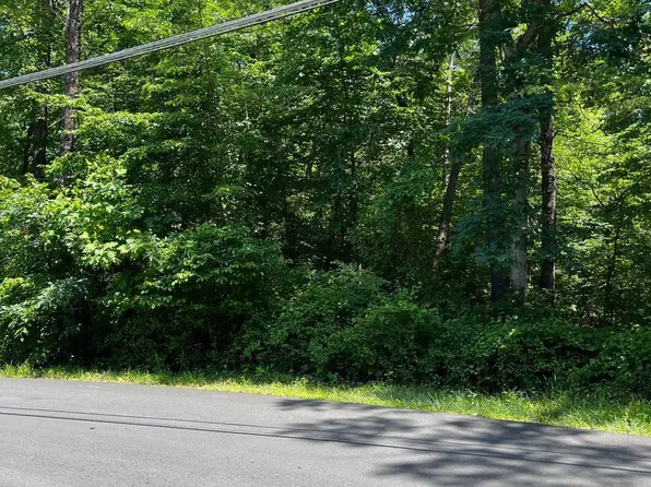 11408 Park Dr, Fairfax, VA 22030