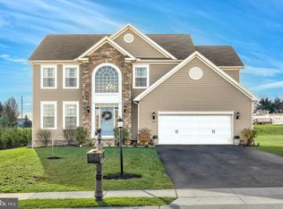 255 Winifred Dr, Hanover, PA