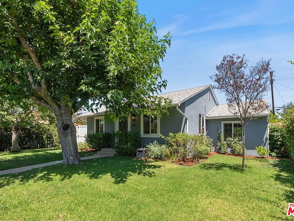 1st image of 17453 Burbank Blvd