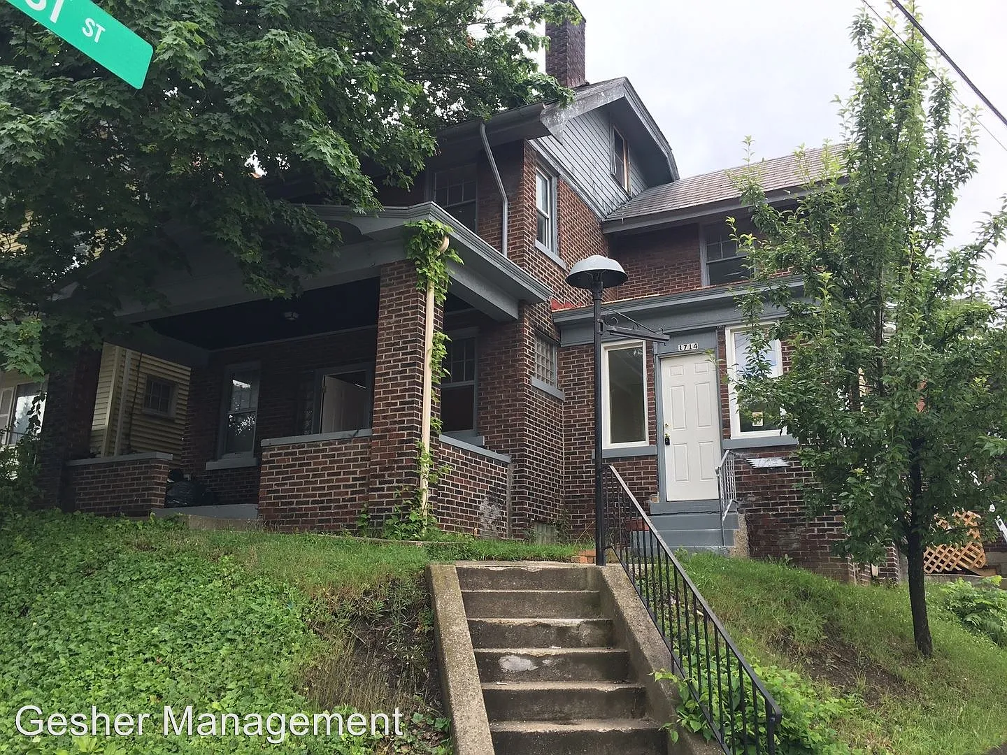 1714 Arlington Ave photo 1