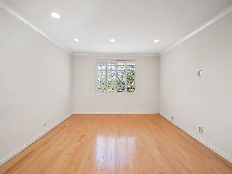 200 N Almont Dr #302 — Photo 17