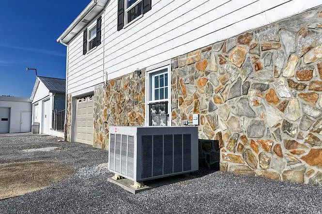 3 bed, 1259 sqft, $1,500 — Photo 4