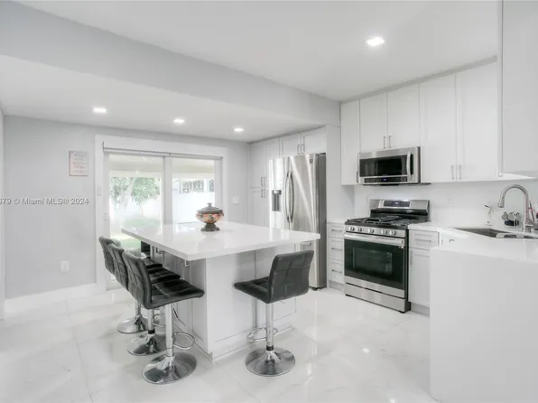 171 E 42nd St, Hialeah, FL 33013