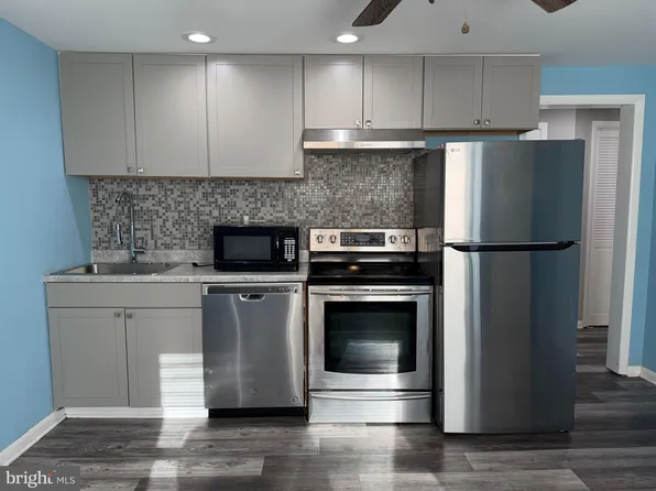 69 Berlin Rd #B, Clementon, NJ 08021