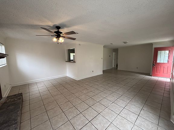 4th image of 510 Magnolia St