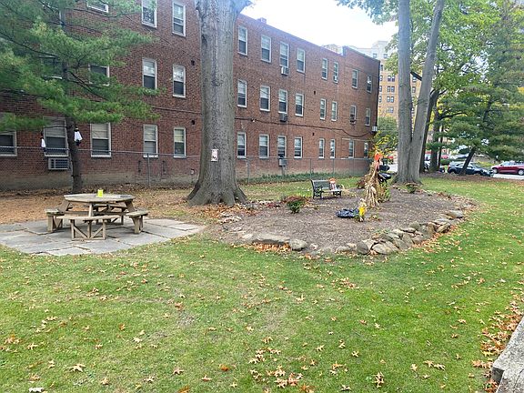 3rd image of 12039 Edgewater Dr APT 301
