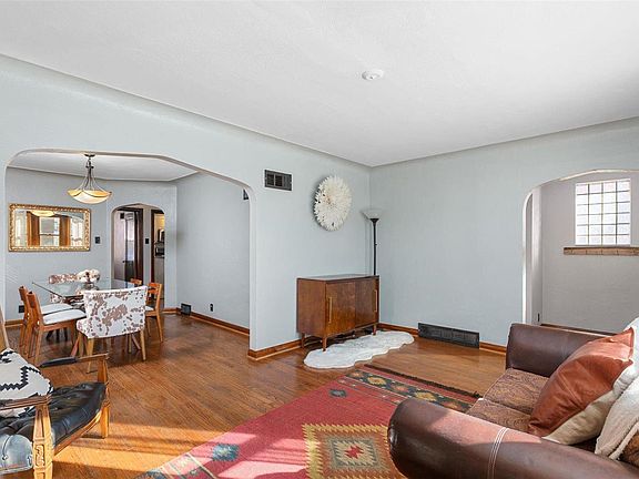 4th image of 6051 Oleatha Ave