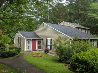 94 Sandalwood Cir, Lawrenceville, GA