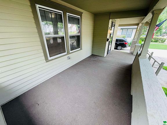 4th image of 1923 Heights Ave