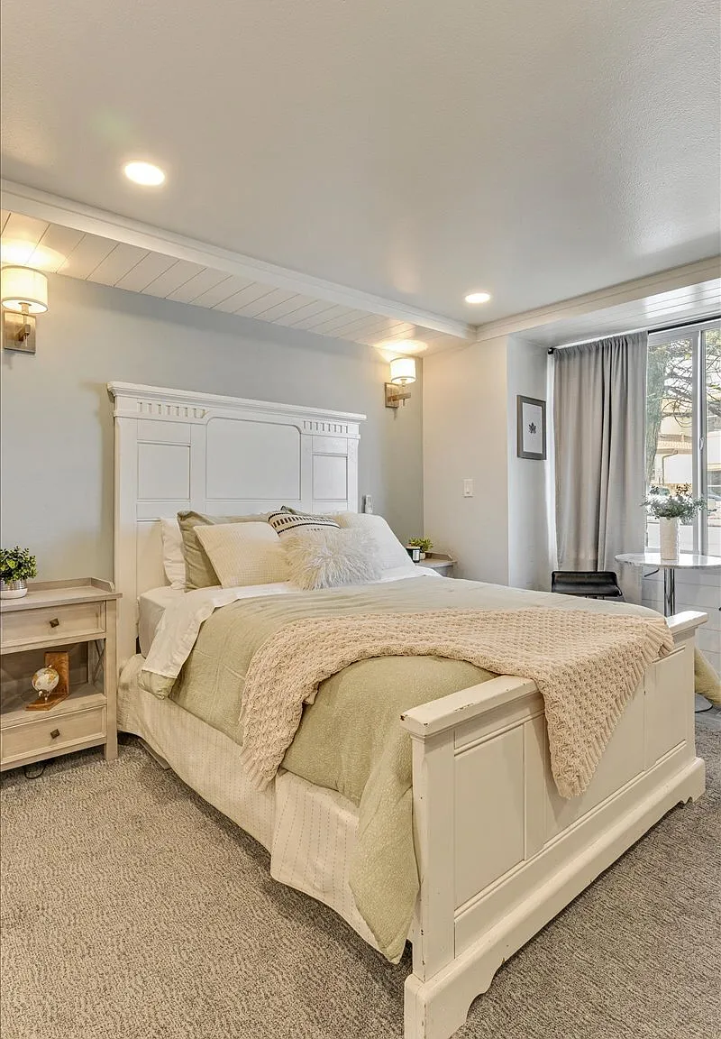 2105 Prospector Avenue - 208 — Photo 3