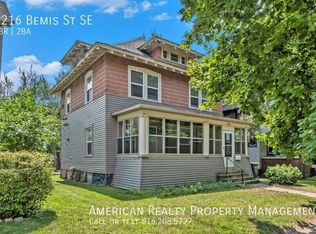 1216 Bemis St SE, Grand Rapids, MI 49506