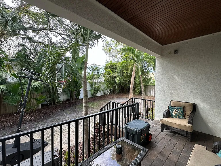 3615 W Renellie Cir — Photo 23