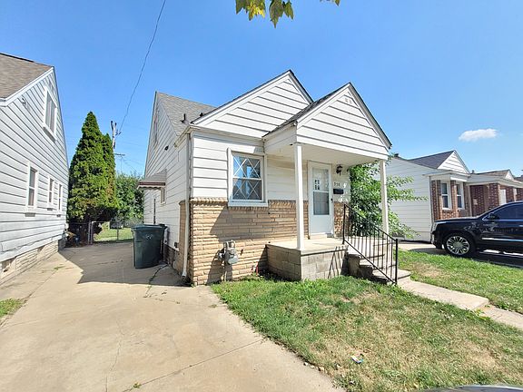 2nd image of 958 Cleveland Ave