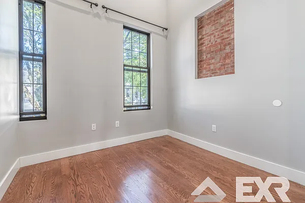 Rented by EXR | media 5