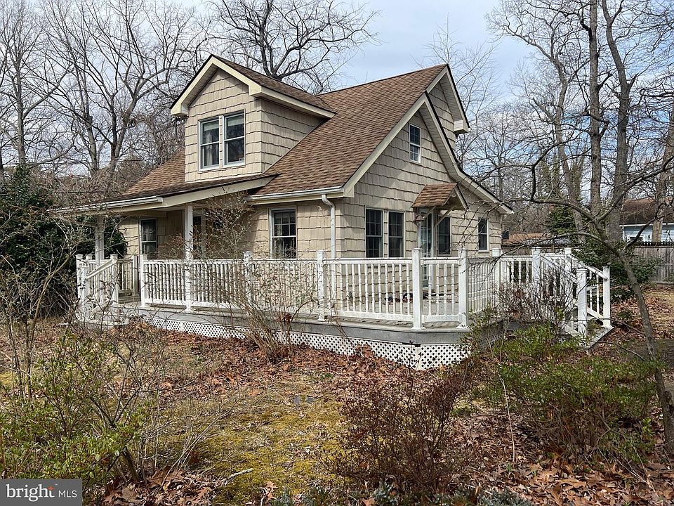 2nd image of 52 Poppy St