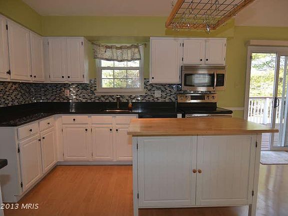 2nd image of 10309 Yorktown Ct