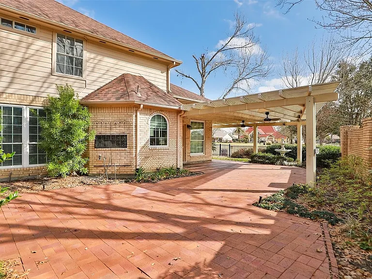 7502 Holly Court Est — Photo 36