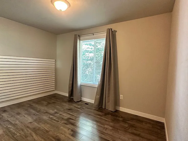 18 N Western Ave — Photo 13